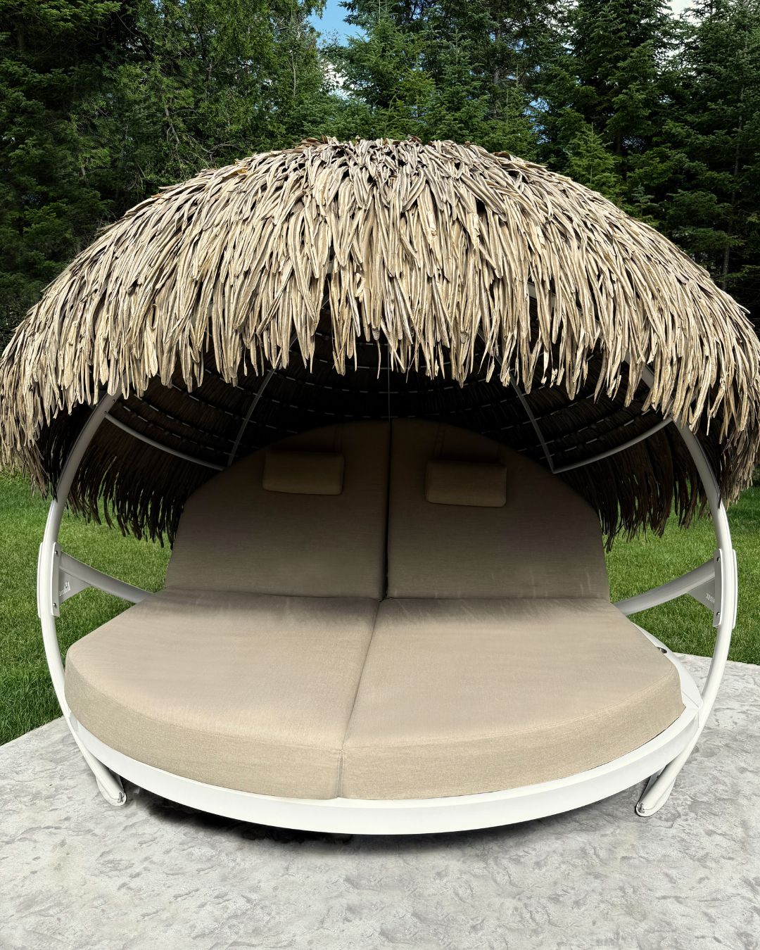 Luxurious Daybed